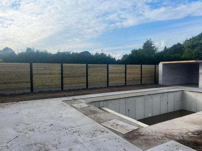 Tand- en groefhekwerk geplaatst door Lamon Hekwerk — voorbeeld 1 van 8