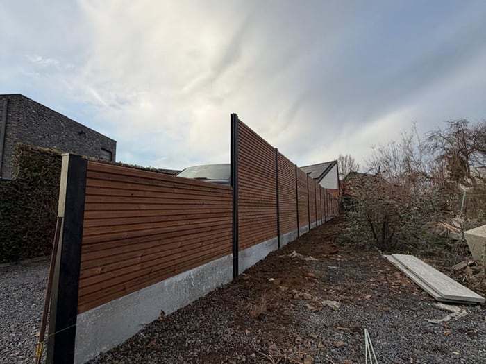 Thermowood hekwerk geplaatst door Lamon Hekwerk — voorbeeld 2 van 5