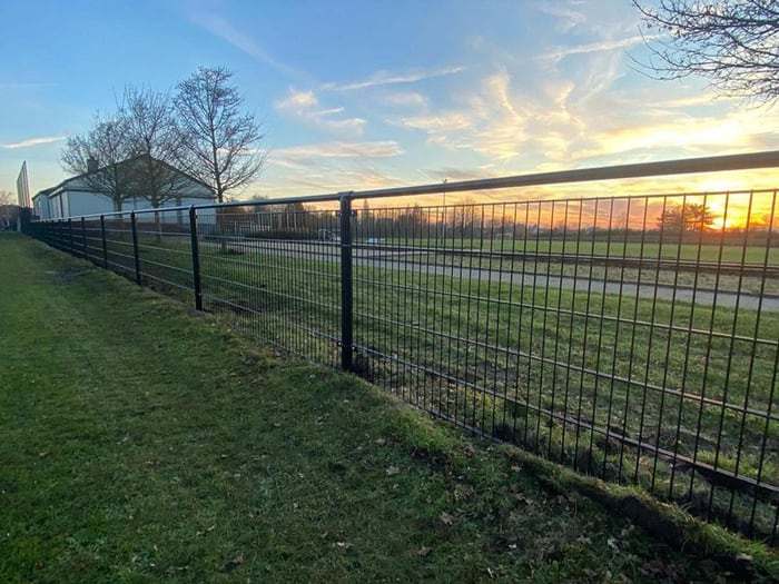 Sportinfrastructuur geplaatst door Lamon Hekwerk — voorbeeld 4 van 5