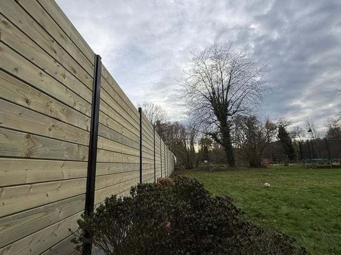Tand- en groefhekwerk geplaatst door Lamon Hekwerk — voorbeeld 5 van 8